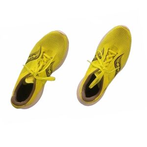 Kinvara 14 saucony yellow size 9 womens running shoes